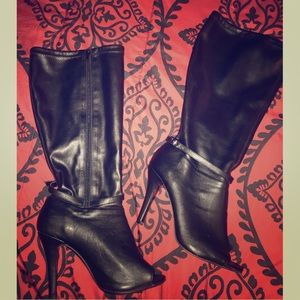 🔔Torrid Black • Peep Toe Knee Boot